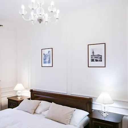 White & Gray Apartments Prague Exterior photo