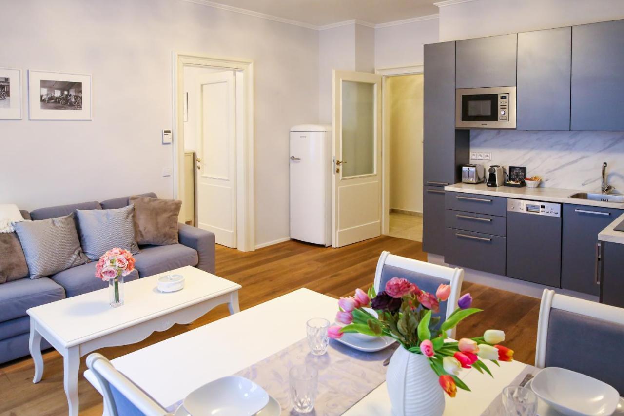 White & Gray Апартаменты *