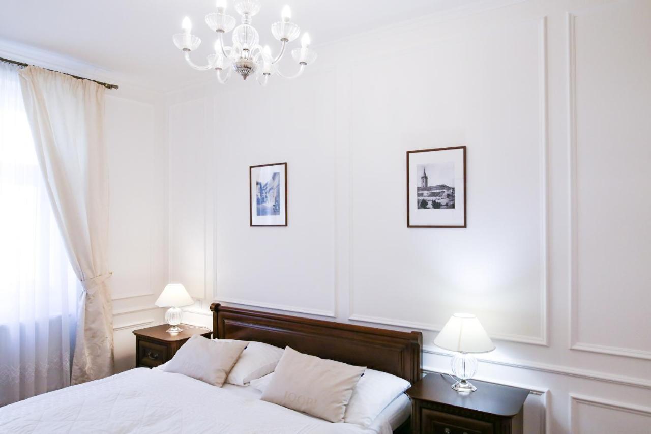White & Gray Апартаменты