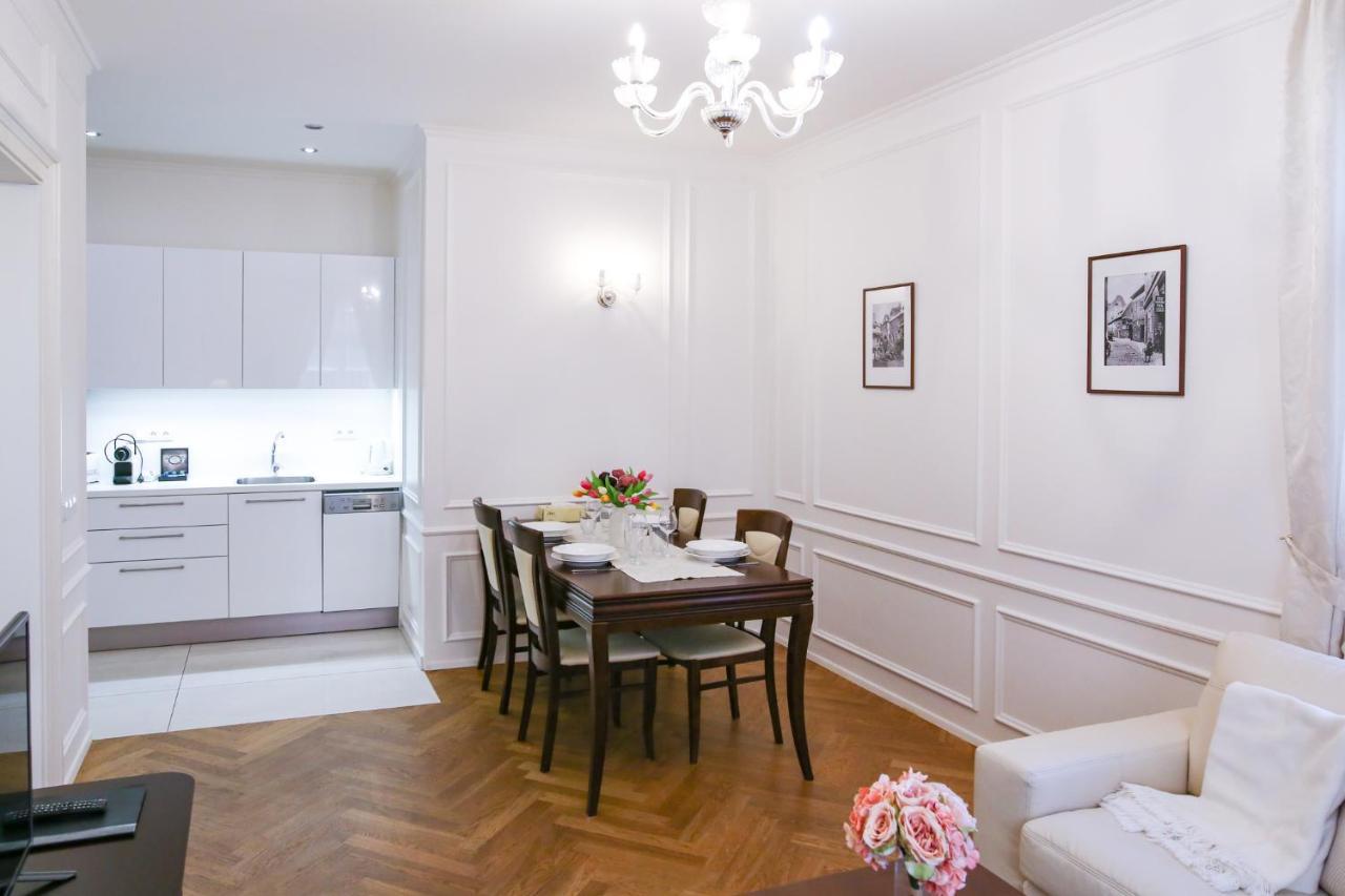 White & Gray Praga