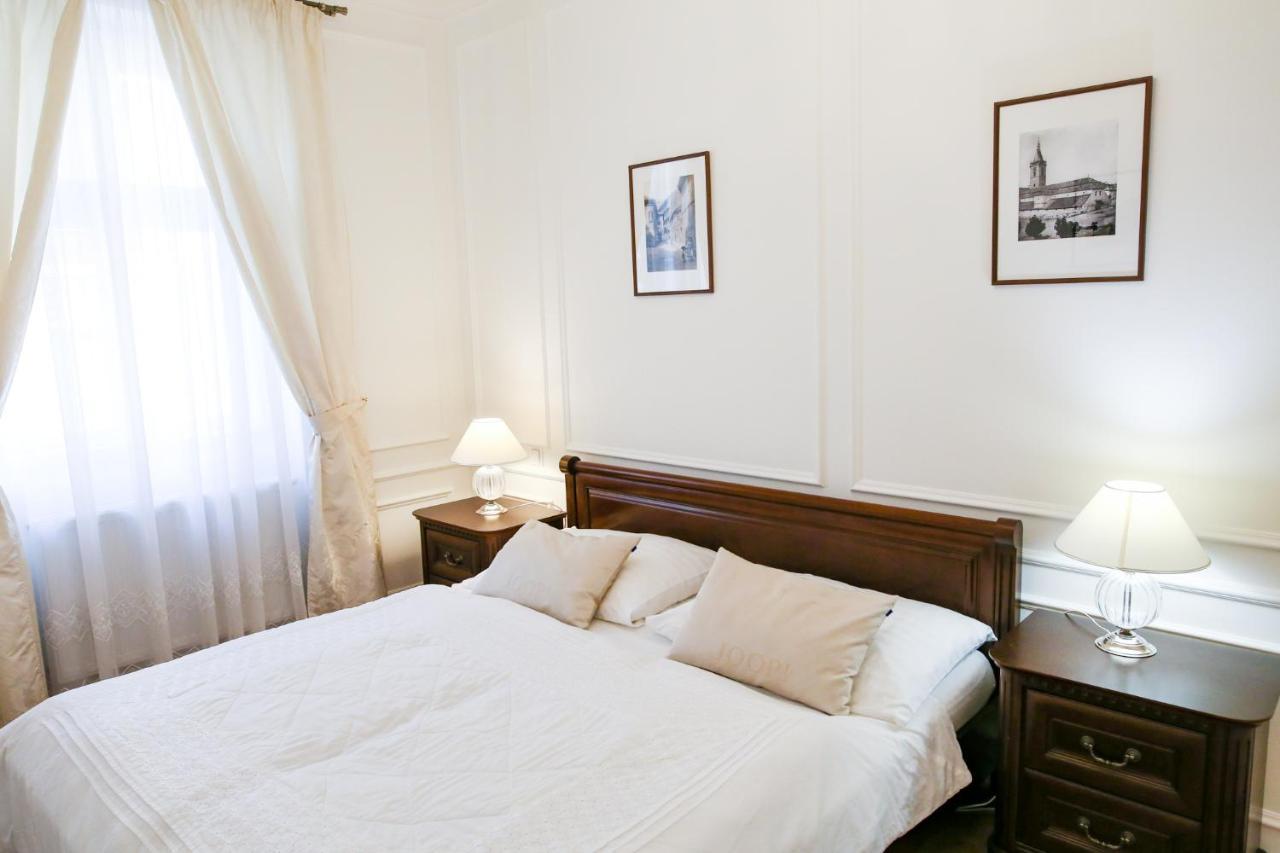 White & Gray * Praga